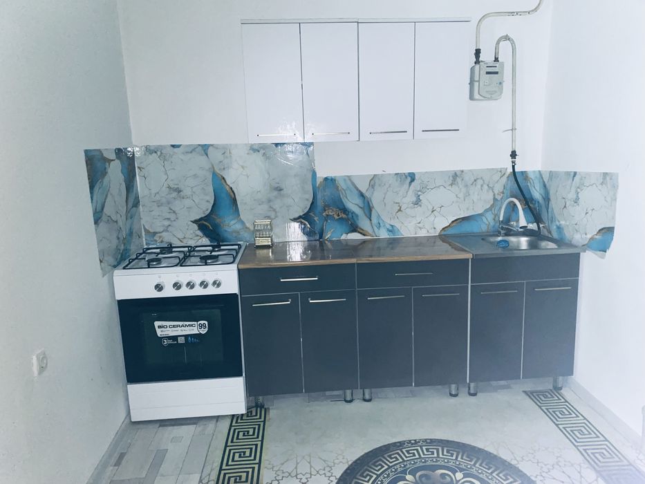 Сатылады новый кухонный гарнитура мен новый холодилник !!