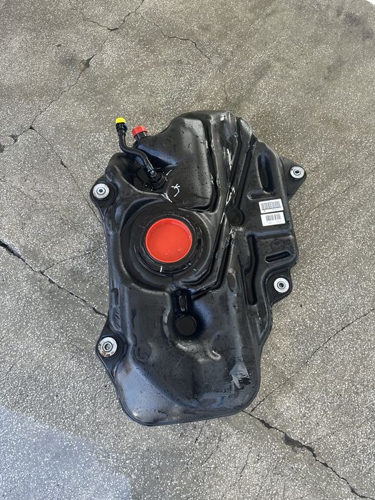 Toyota C-HR 2.0 БЕНЗИН Хибрид Petrol Hybrid Резервоар 19-23г