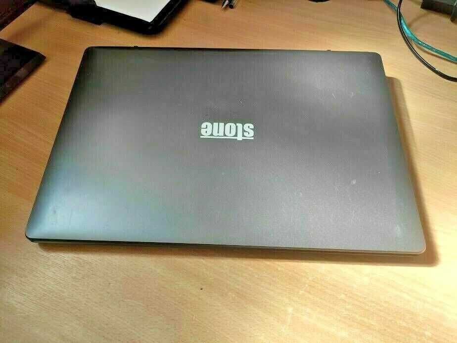 Лаптоп Stonebook P11C i5-7200U 8GB 256GB SSD 15.6" HD ГАРАНЦИЯ