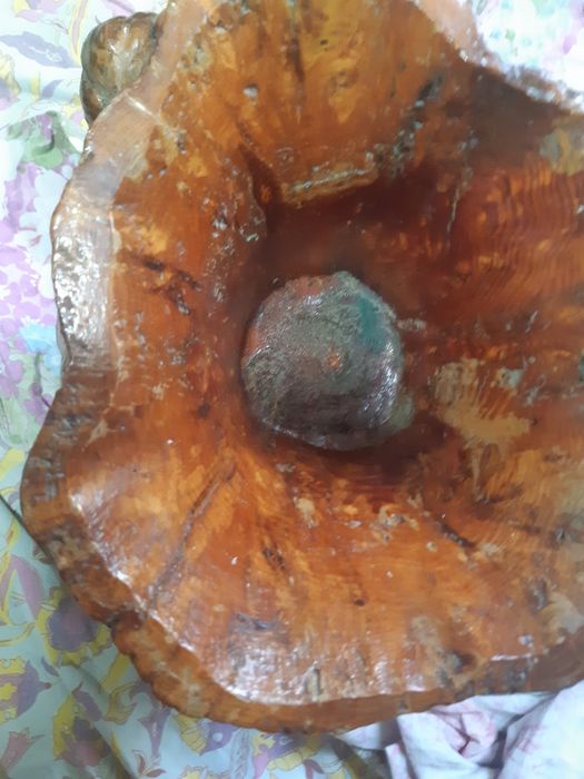 Кашпо из карельской березы