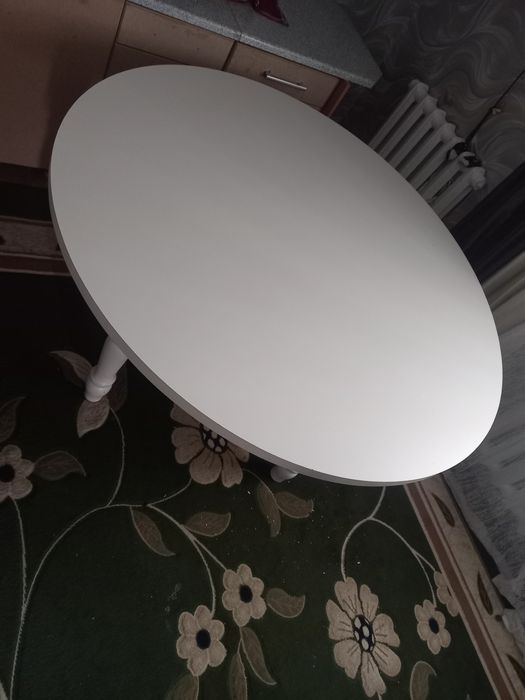 Продам стол стульями