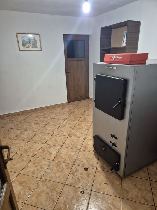 Vând casă cu etaj