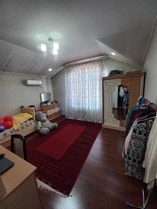 Частный дом ,шесть соток,для большой семьи.