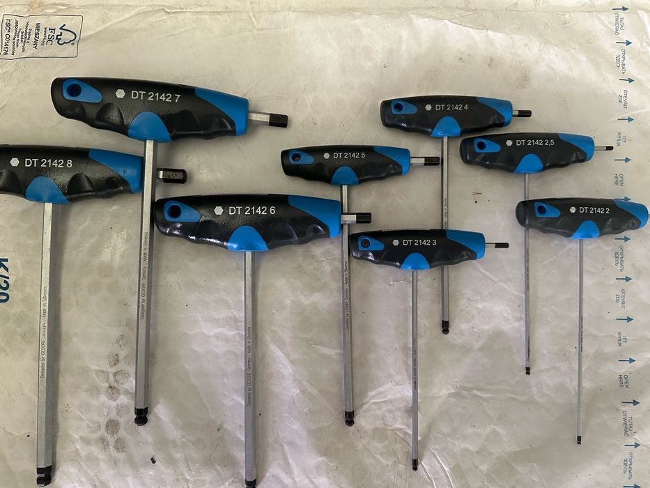 Knipex резачки кримпачки Gedore торкс Wiha отвертки Wera ключове Format тресчотка