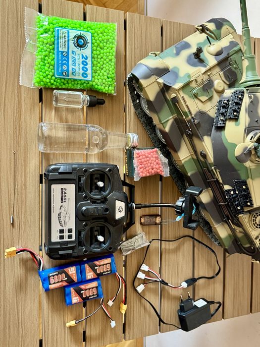 Радиоуправляем RC Танк King Tiger - Платка 7.0, WiFi Камера, Дим и 4 Батерии