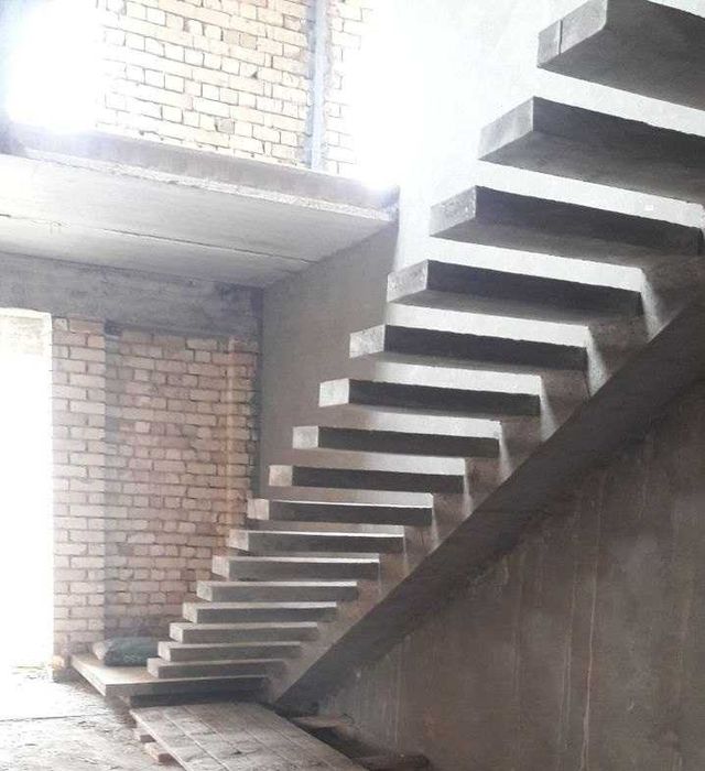 Лестница (Монолит Зина)