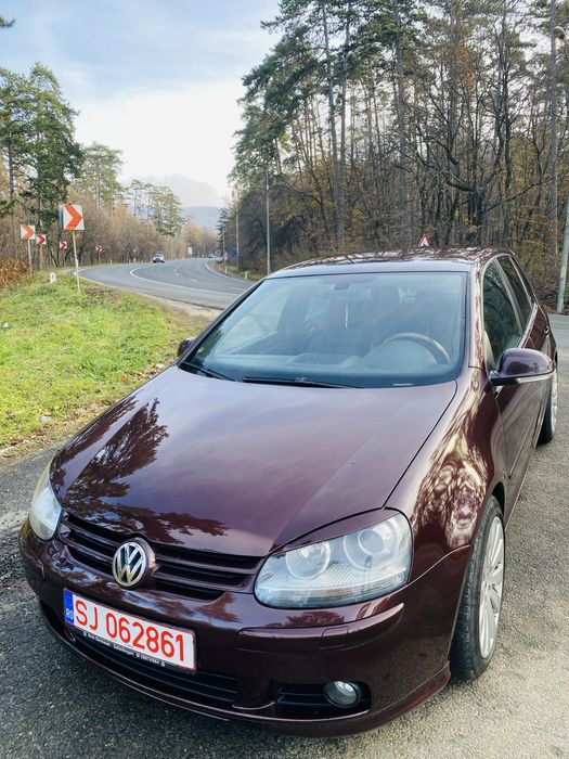 Golf 5 Individual 2.0 fsi Inmatriculată