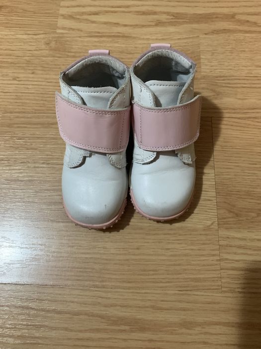 Ghetute din piele pentru fetite