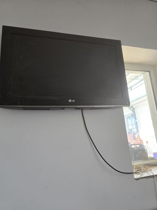 Продам телевизор Lg