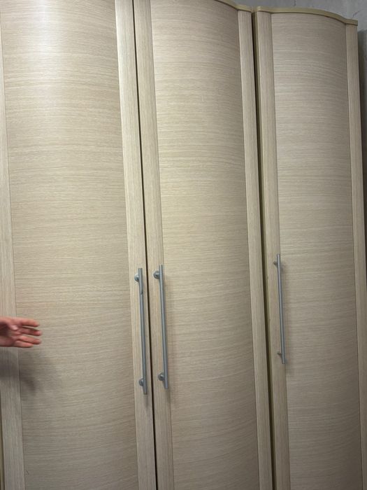 Продаю два шкафа б/у