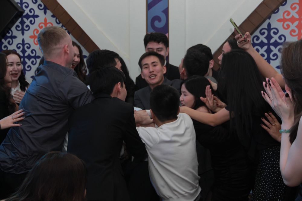 Шоу программа с диджеем