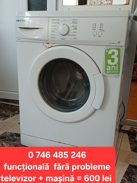 Mașină de spălat și televizor.