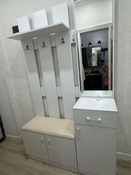 Продаётся прихожие