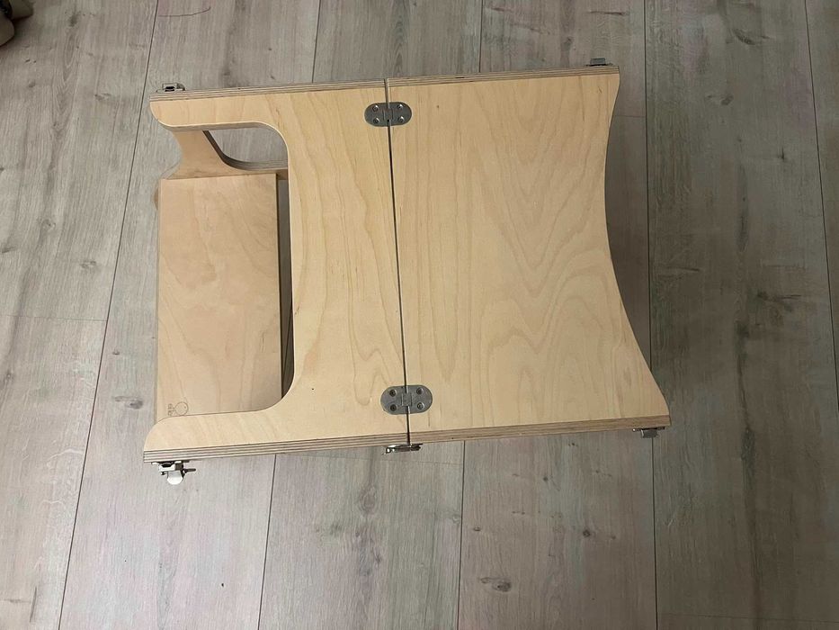 Turn de invatare Montessori 2 in 1 cu masuta si scaun inclus