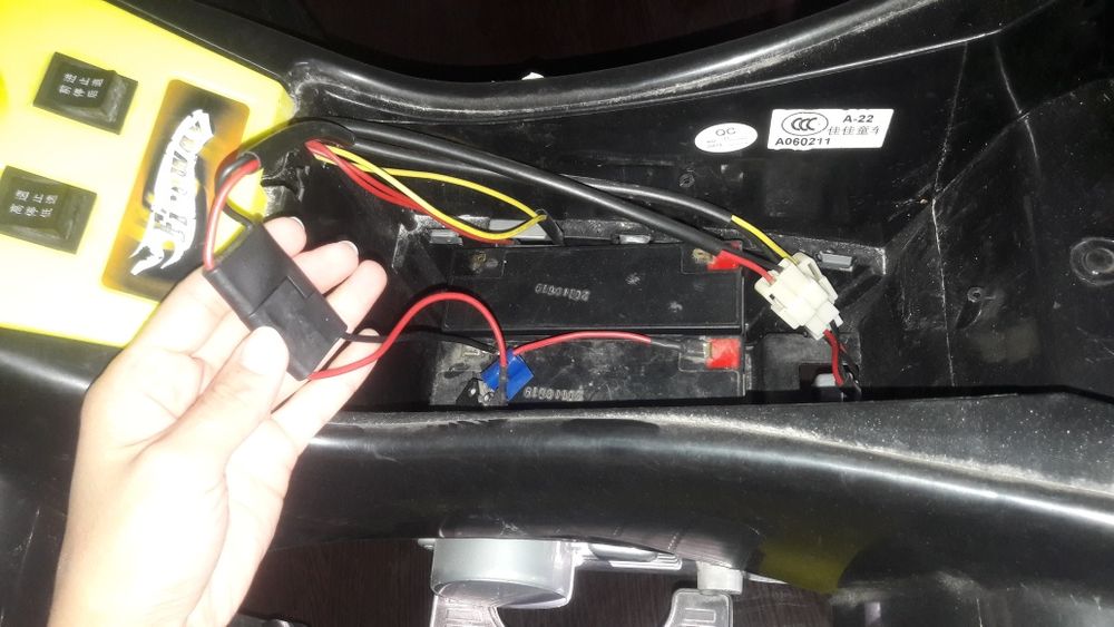 Машина квадрацикл детский