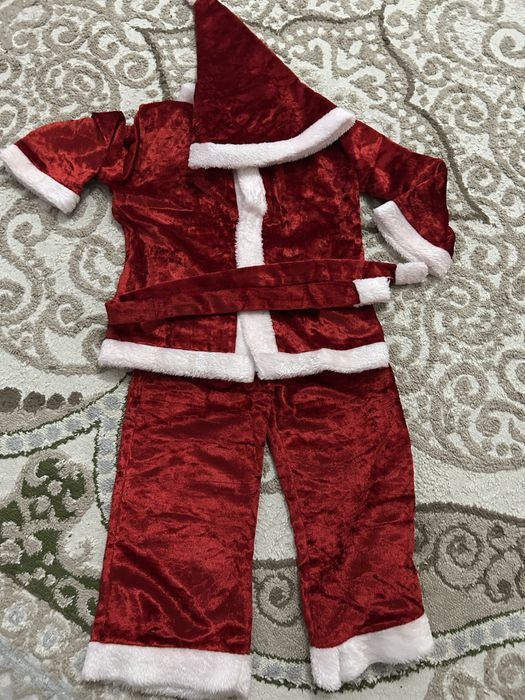 Санта клаустың киімі сатылады