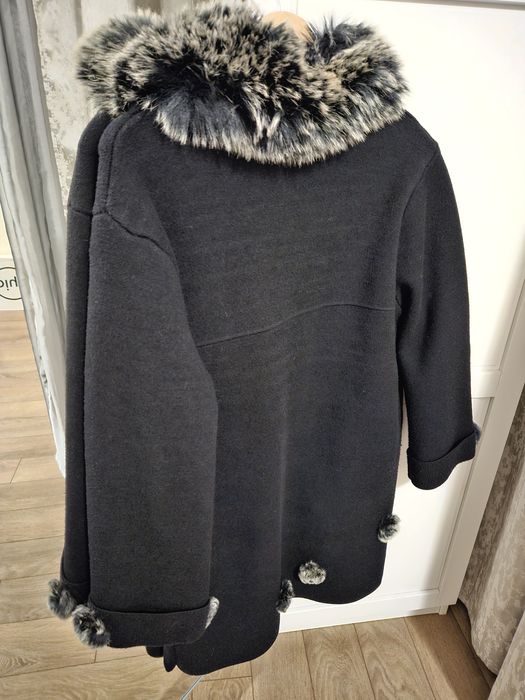 Палто с пухкава яка М размер