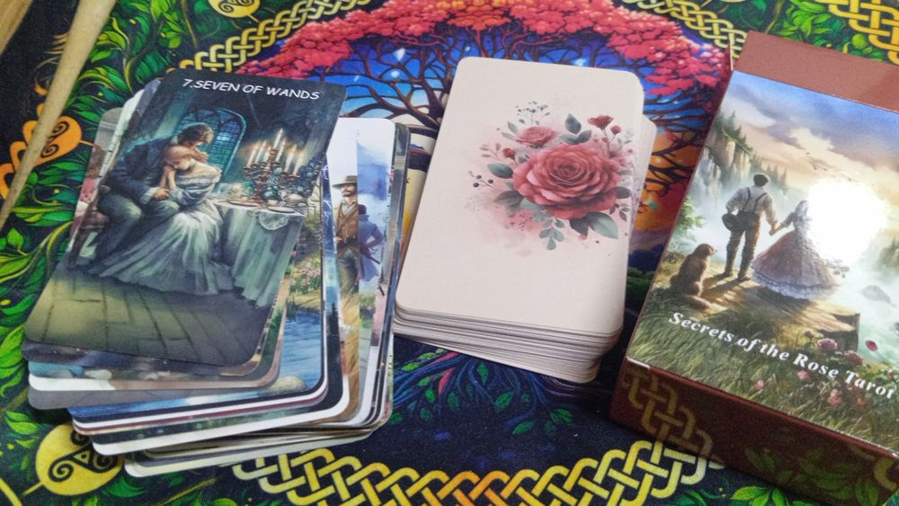 Продам карты таро Секрет розы