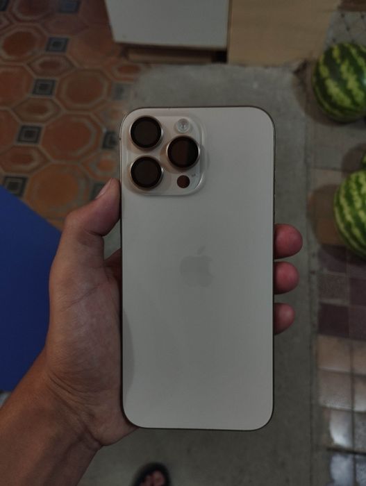 Продаётся Айфон 16 про мах