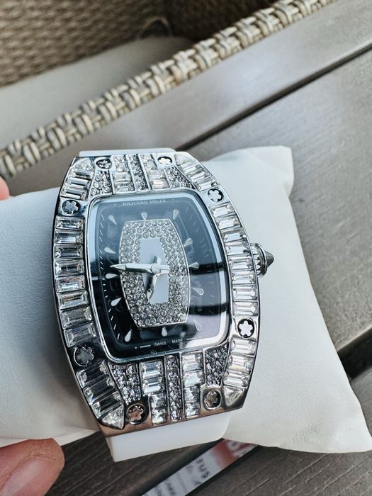 Ceas dama Richard Mille incrustat pietre semipretioase