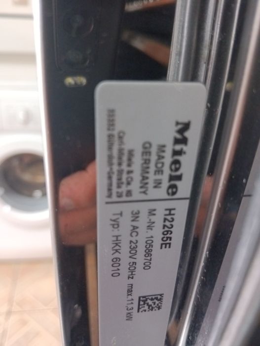 Кафява печка за вграждане с керамичен плот Миеле  Miele 2 год.Гаранция