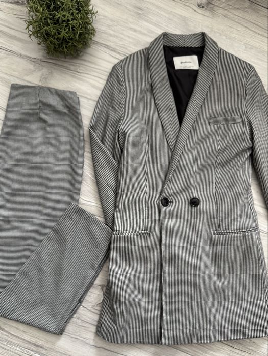 Елегантен костюм размер S