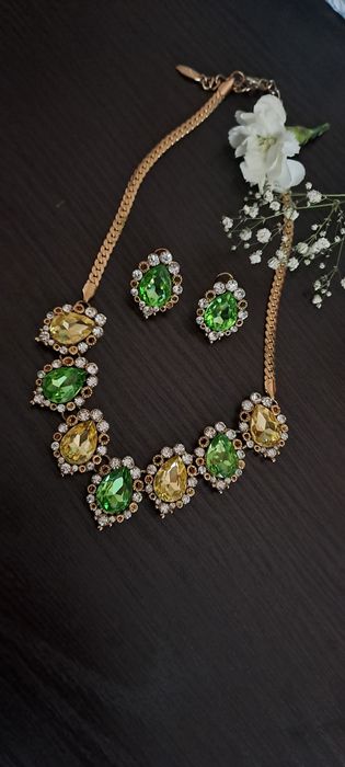 Продаётся колье и серьги  Новое