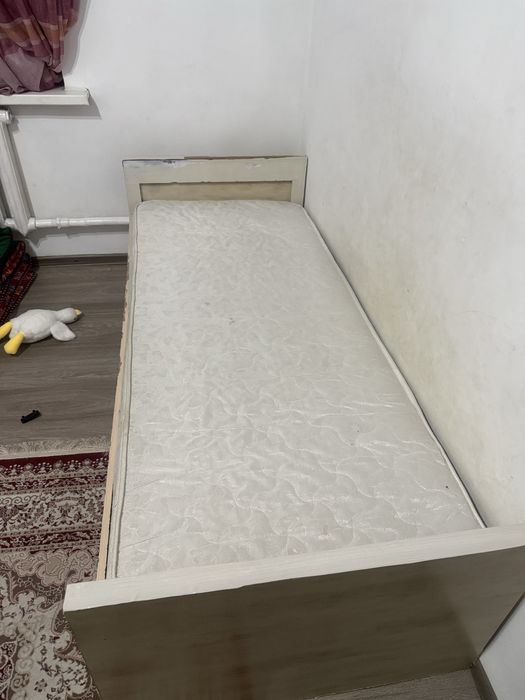 Кровати 2 шт с матрасами