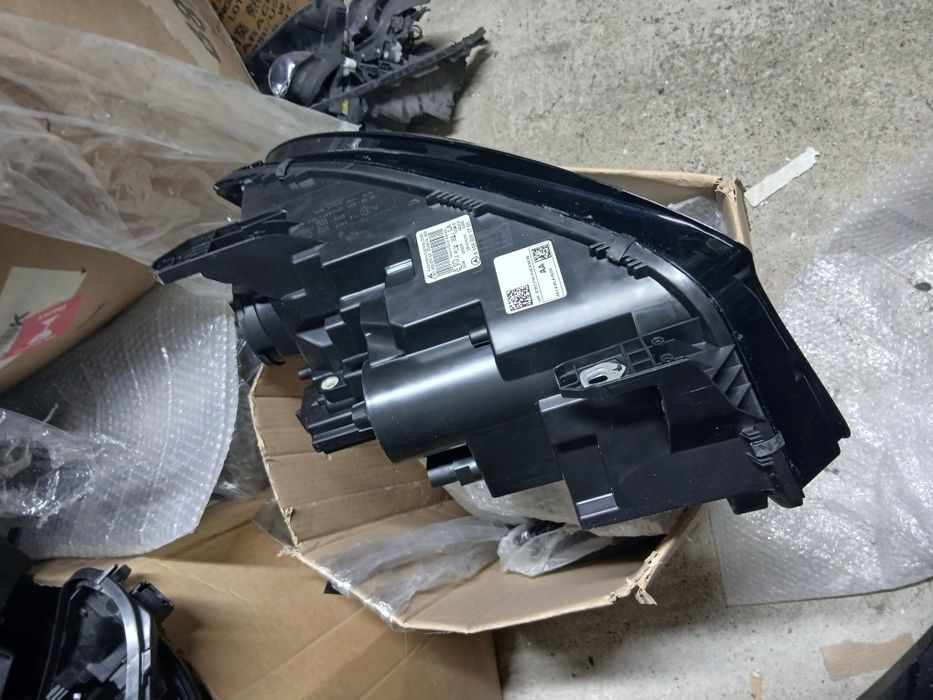 Ляв фар mercedes gla x156