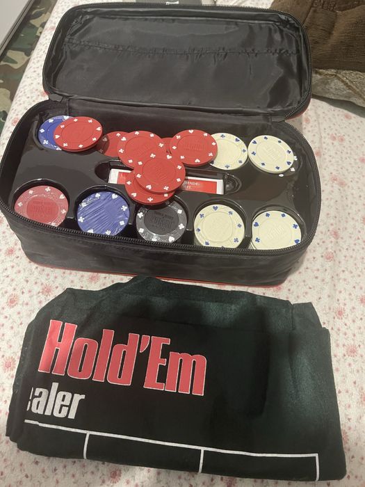Vand set poker pentru pasionati