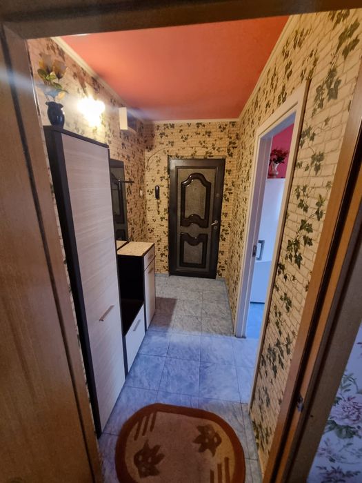 Proprietar închiriez apartament cu 2 camere zona Lipovei