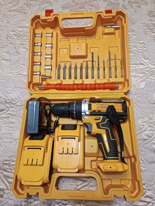 Шуруповёрт Девальт.