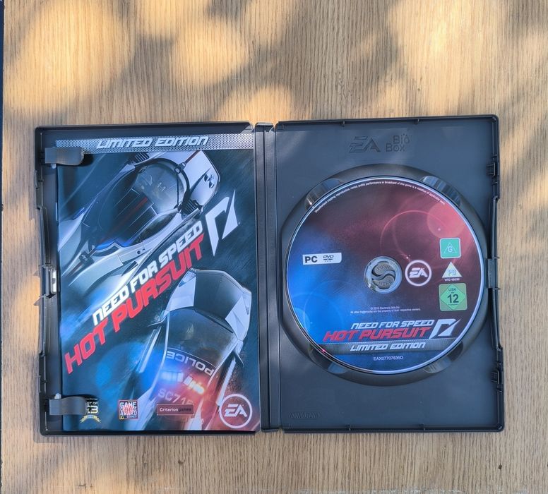 Lot 4 Jocuri Video: GTA Vice City și Gran Turismo 3 (PS2) + StarCraft II și NFS Hot Pursuit (PC Colecție)