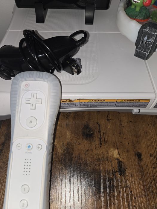 Wii U complet cu Mariokart 8 preinstalat si Wii Fit U