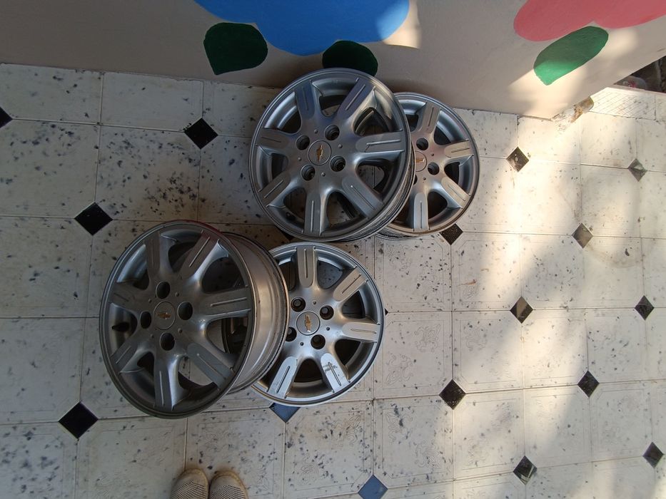 Диски от машины спарк