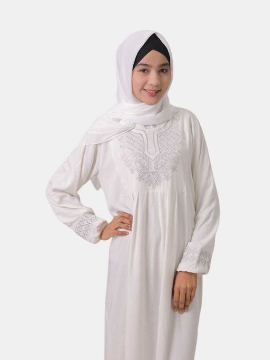 Namoz uchun ayollar libosi, shtanpel ko'ylak, kashtali,  hijob