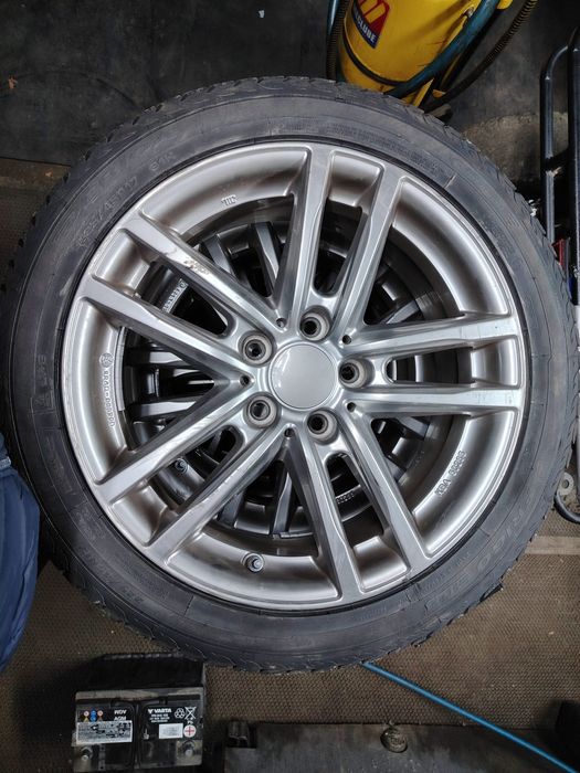 Jante grupul WAG cu anvelope noi de iarnă, mărimea 225/45/R17 DOT 2425