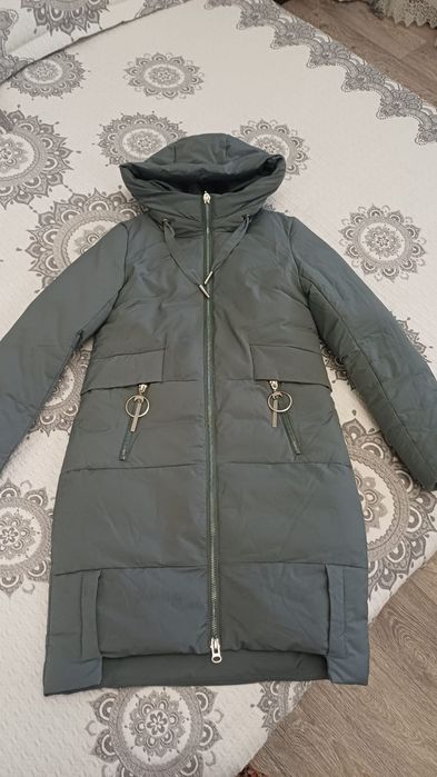 Продам женскую куртку