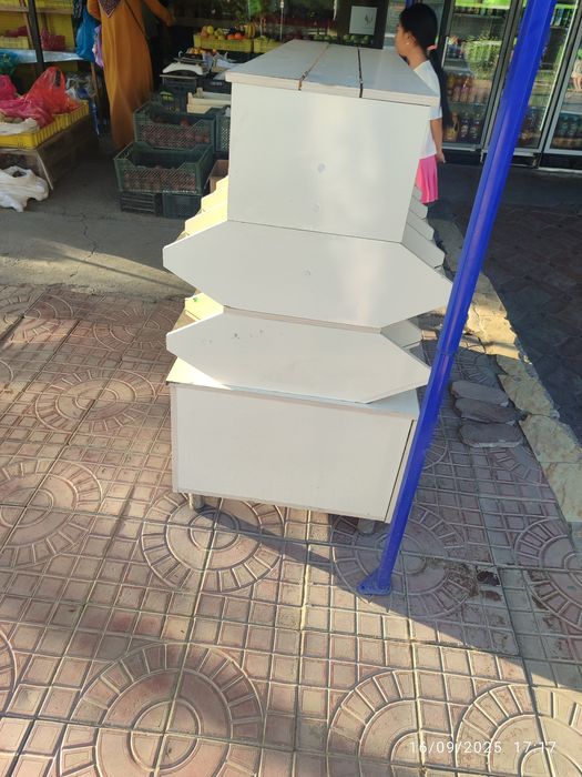 Magazin uchun stelaj