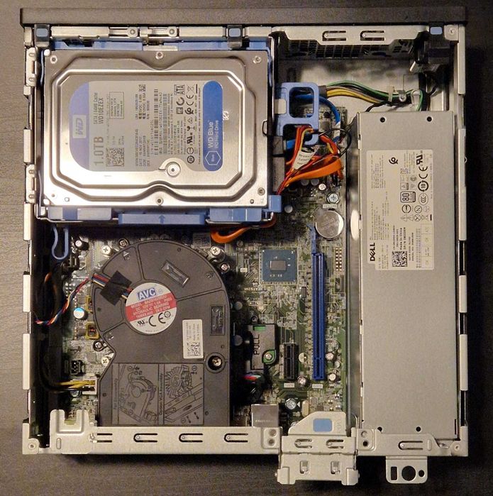 Vand  unitate Dell OptiPlex 3050 si un Monitor Dell 24"