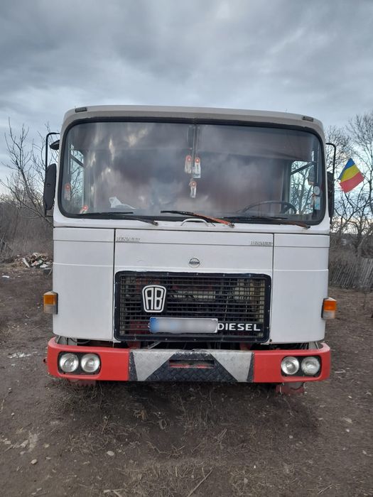 Vând camion apicol omologat