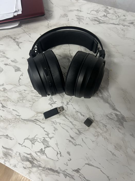 Слушалки Razer Nari Essential