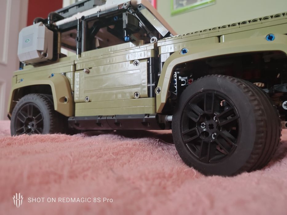 Продам Lego land Rover Defender