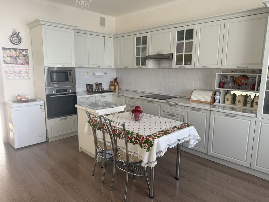 Продам 3 комнатную квартиру 95кв. Район Нура