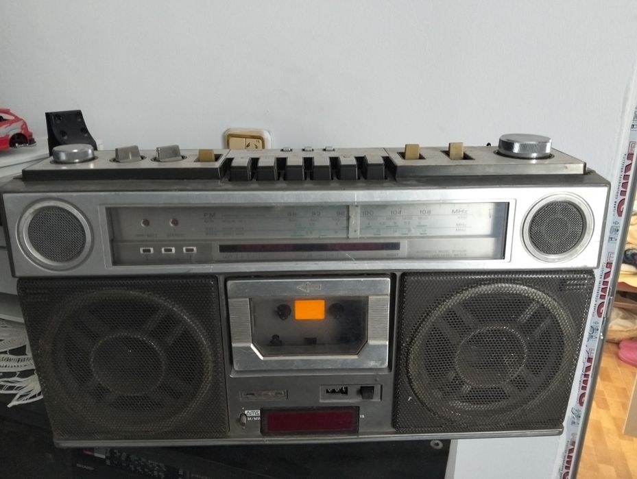 Radiocasetofon sony cfs 71s în stare de funcționare