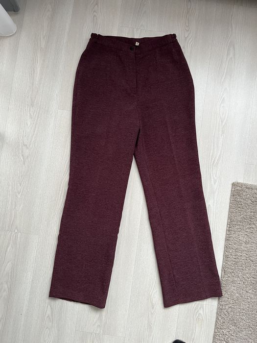 Дамски костюм от панталон и сако