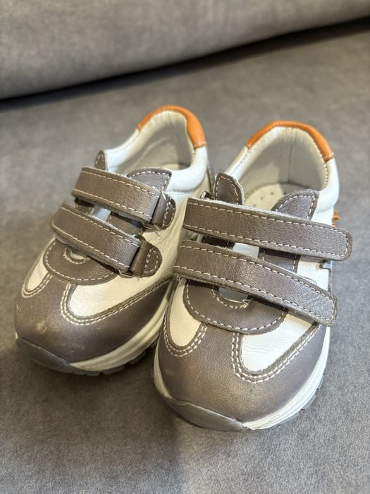 Продам кроссовки детские 20 размер б/у