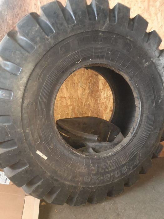 Шина с камерой на виброкаток