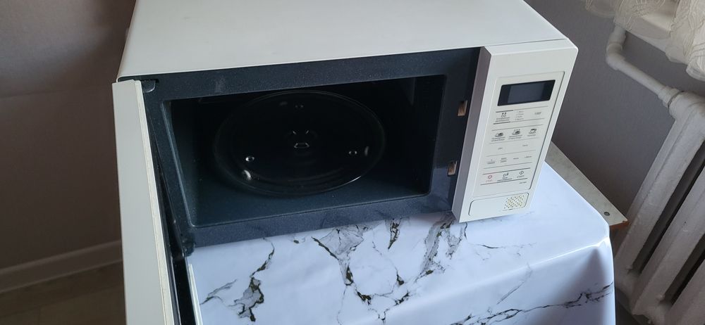 Продам микроволновую печь