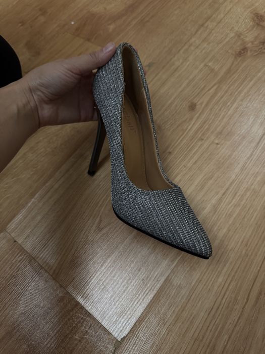 Женские серебристые туфли